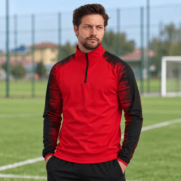 SPORT PRO kırmızı siyah eşofman üstü saha görünümü